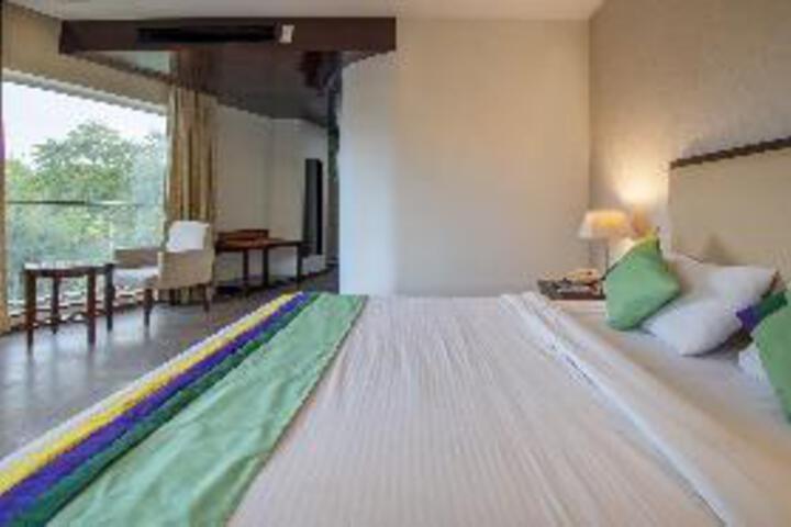 Room 8 of 20