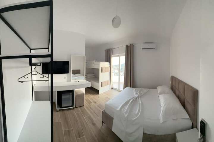 Room 21 of 59