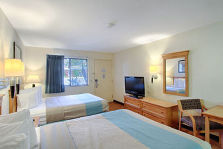 Room 32 of 64