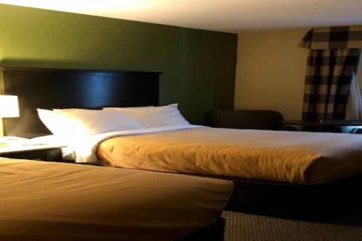 2 Double Beds (4 of 7)