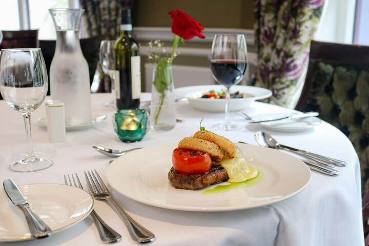 Dining 38 of 57