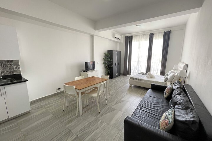 Room 8 of 37