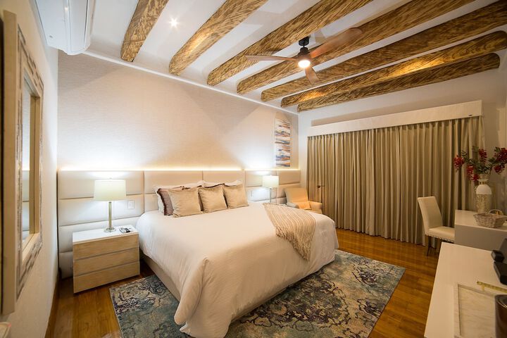 Room 7 of 48