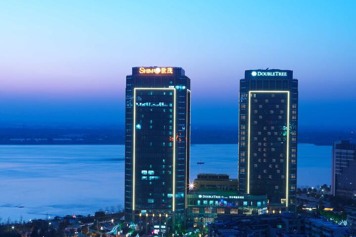 Hotel 56 of 58