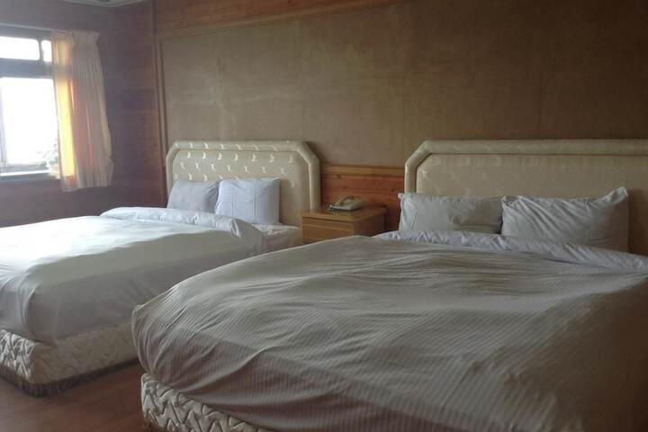 Room 10 of 37