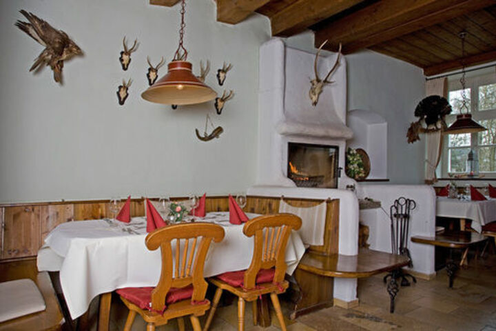 Dining 7 of 26