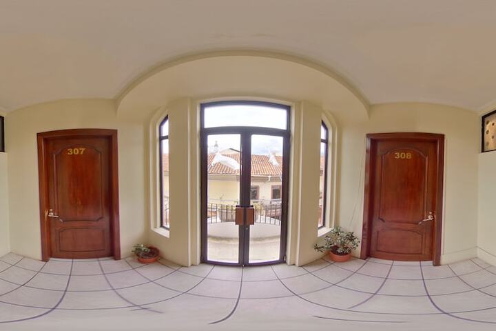 Room 25 of 42