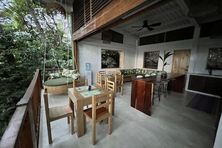 Dining 76 of 131