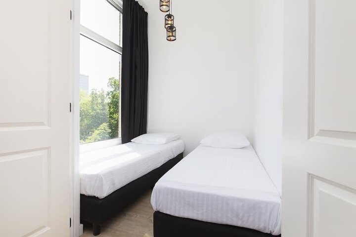 Room 2 of 72