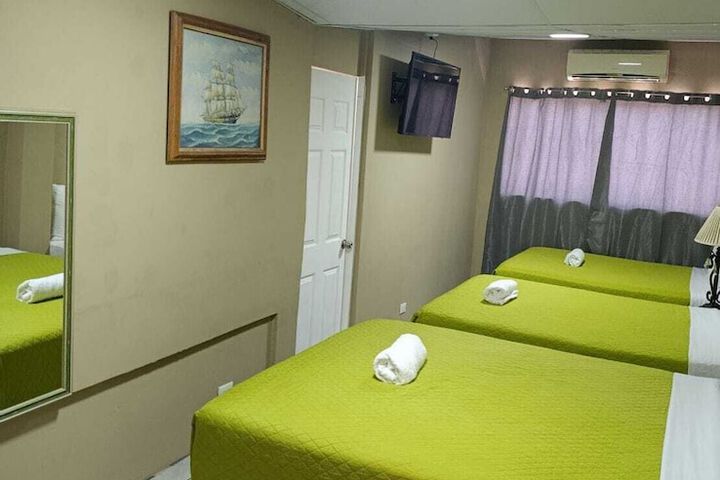 Room 14 of 34
