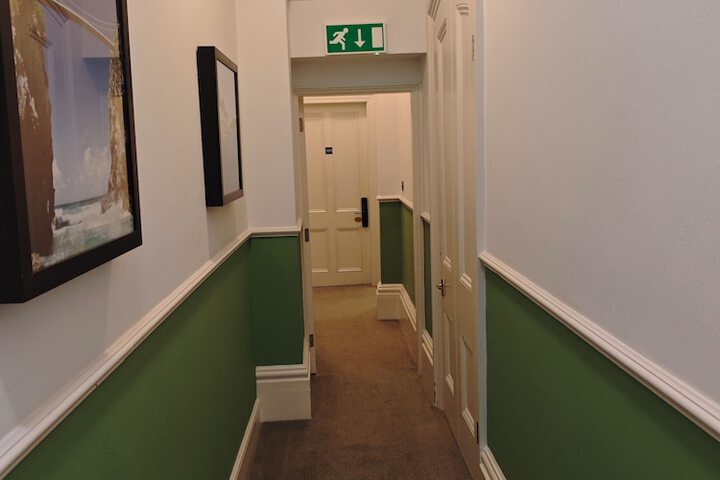 Ballroom/Hall 76 of 90