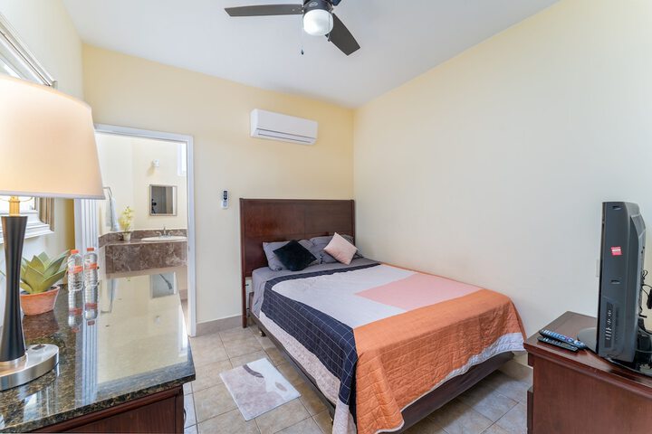Room 4 of 24