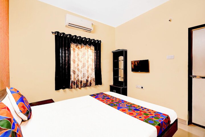 Room 9 of 24