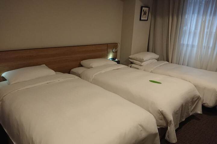 Room 50 of 91