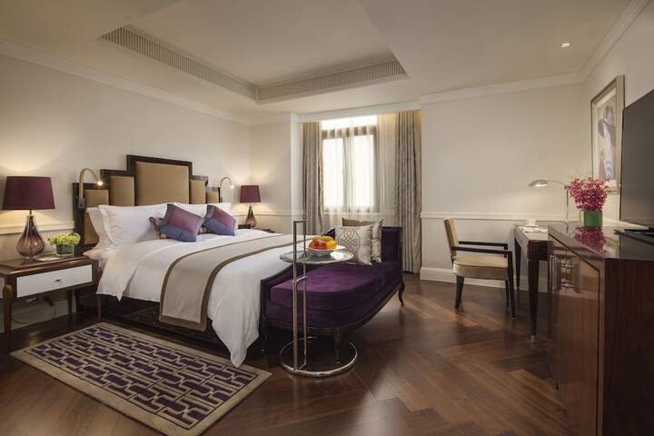 Room 6 of 36