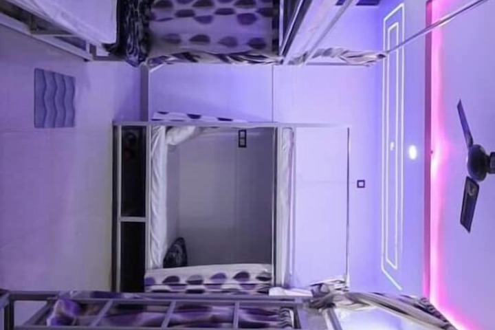 Room 12 of 21
