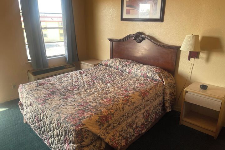 Room 16 of 35