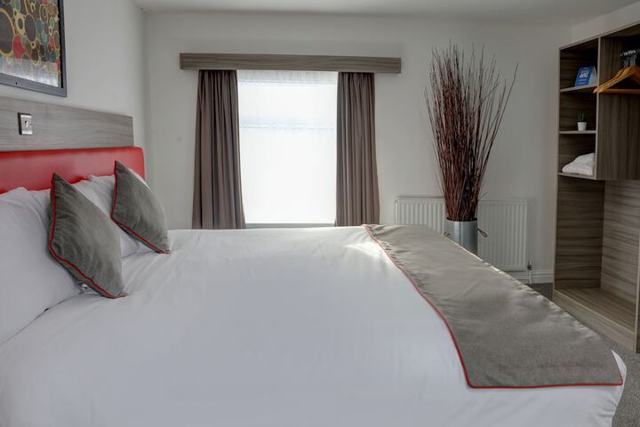 Room 3 of 10