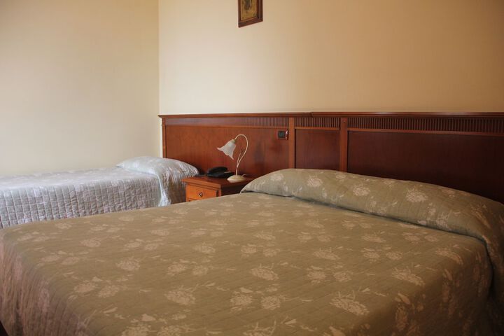 Room 7 of 37