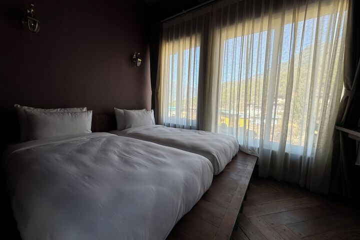 Room 27 of 88