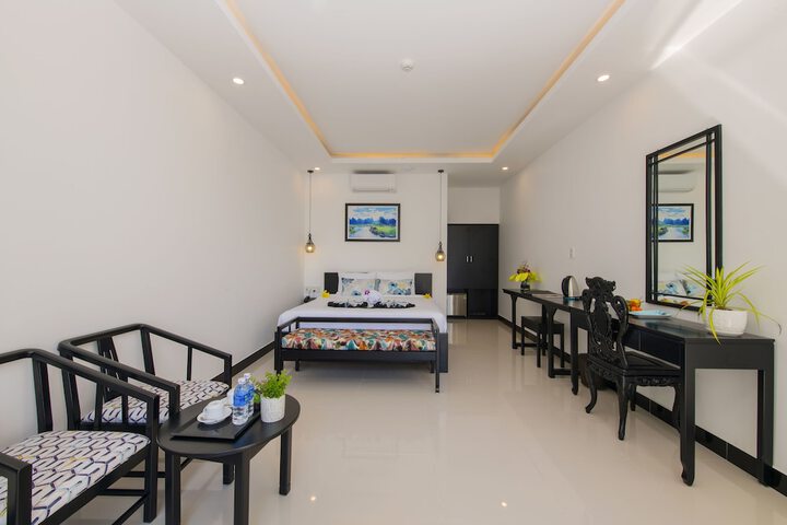 Room 35 of 143