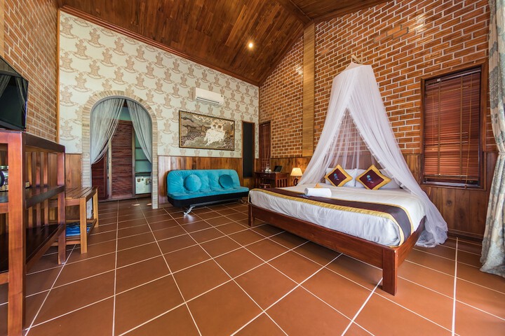 Room 27 of 120