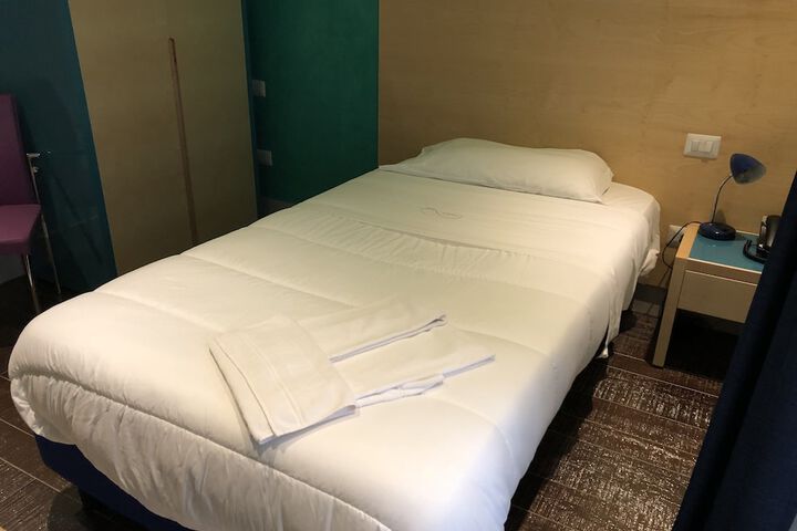 Room 16 of 55