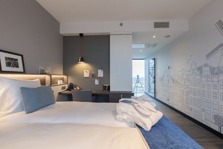 Room 6 of 47
