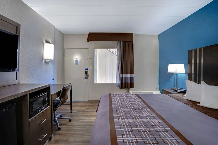 Room 26 of 43