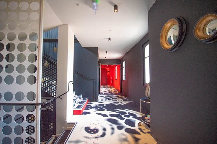 Ballroom/Hall 72 of 101