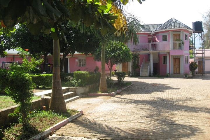 r and r gardens