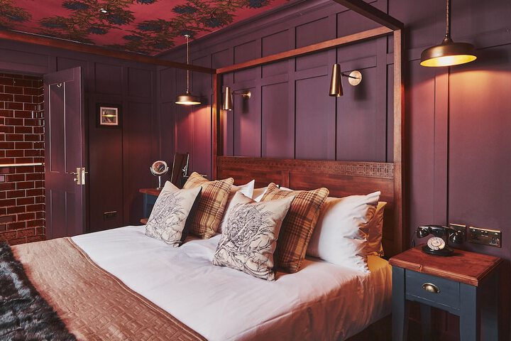 Room 16 of 44