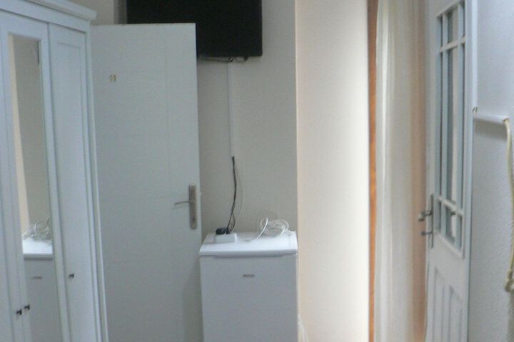 Room 32 of 263