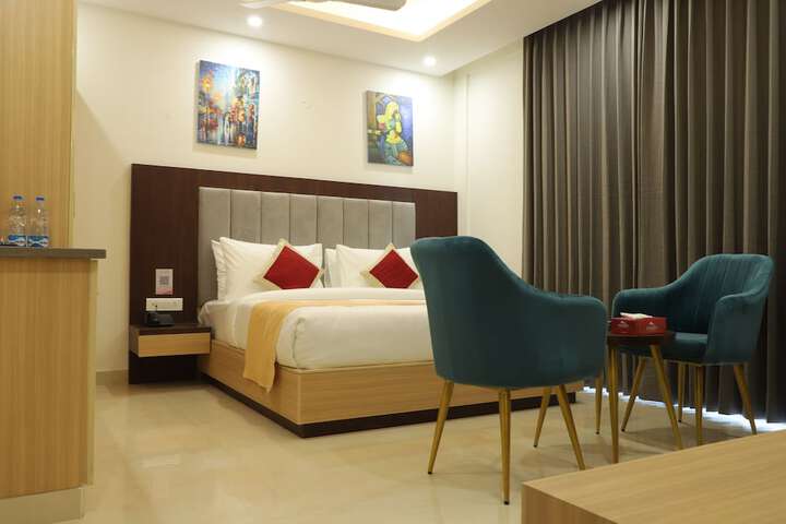Room 8 of 24