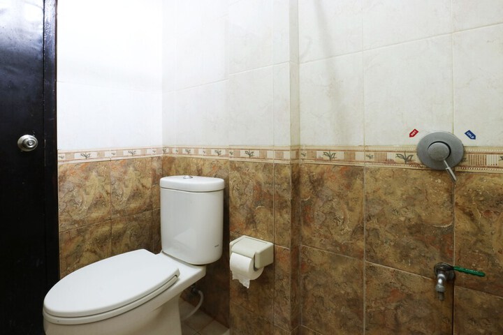 Room 5 of 8
