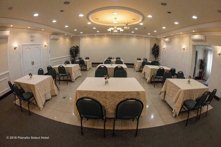 Ballroom/Hall 109 of 135