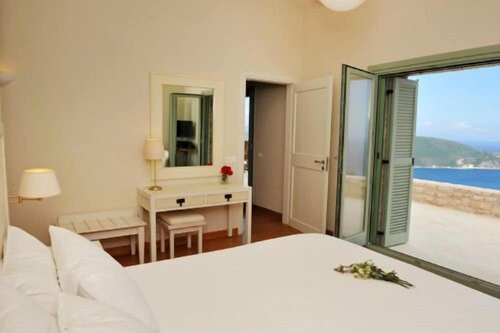 Room 5 of 48