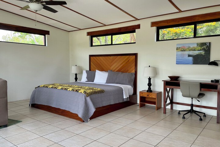 Room 42 of 97