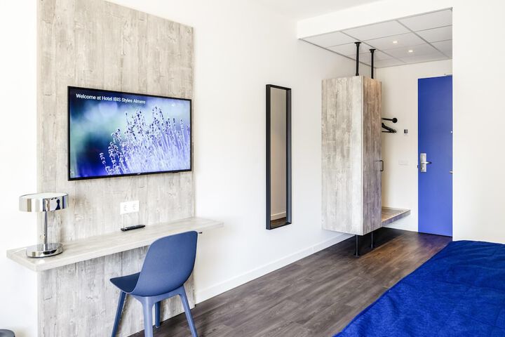Room 52 of 73