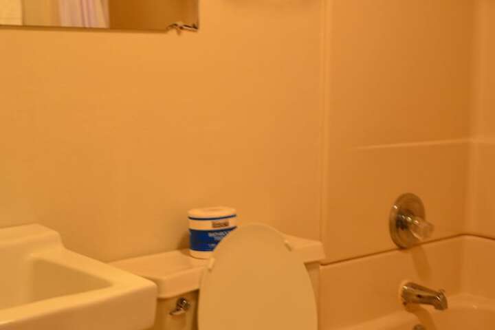 Room 40 of 61