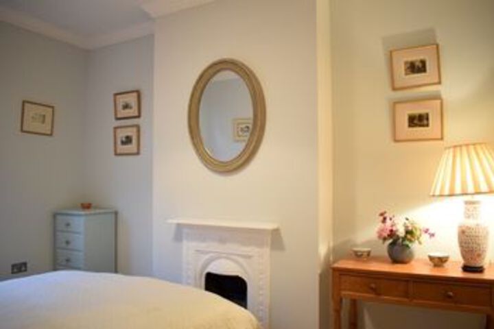 Room 5 of 13