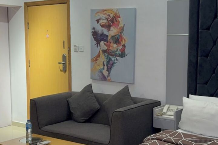 Room 155 of 288