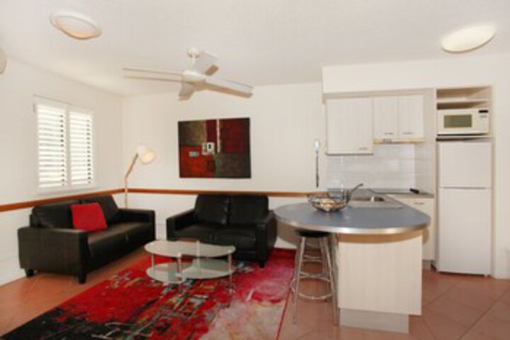 Room 6 of 13