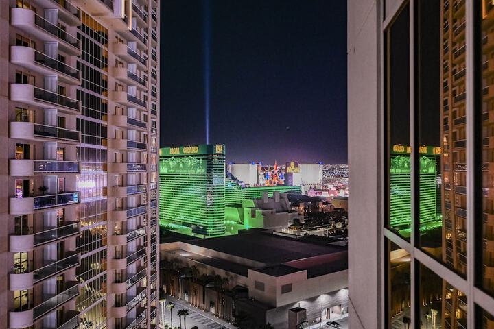 Hotel View 397 of 438
