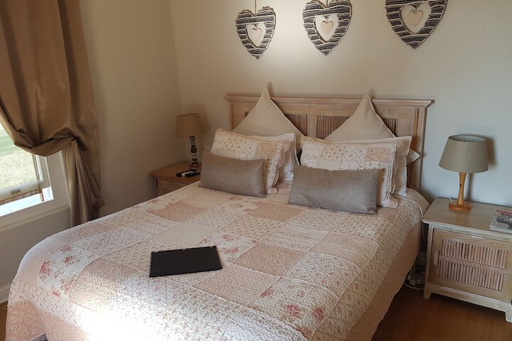 Room 4 of 33