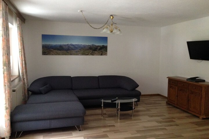 Room 33 of 65