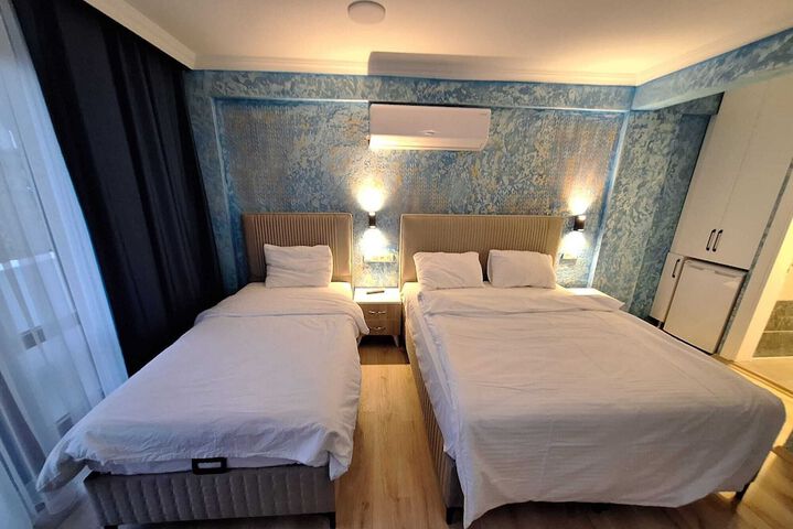 Room 32 of 73