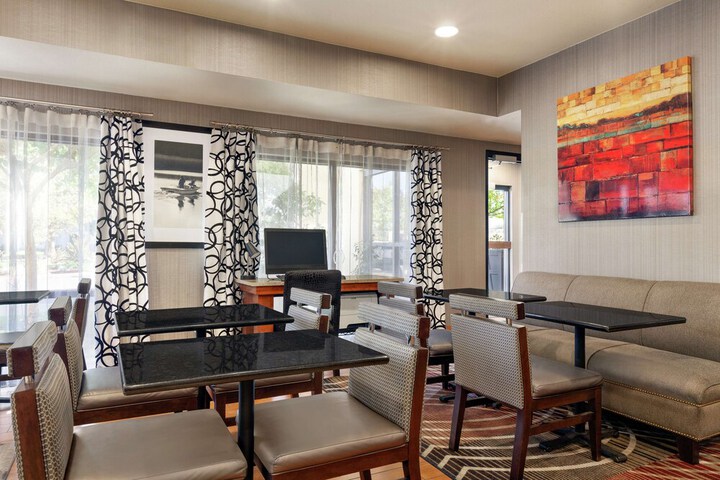 Guest Lobby