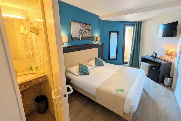 Room 34 of 92