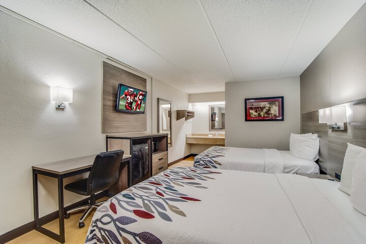 2 Double Beds (9 of 10)